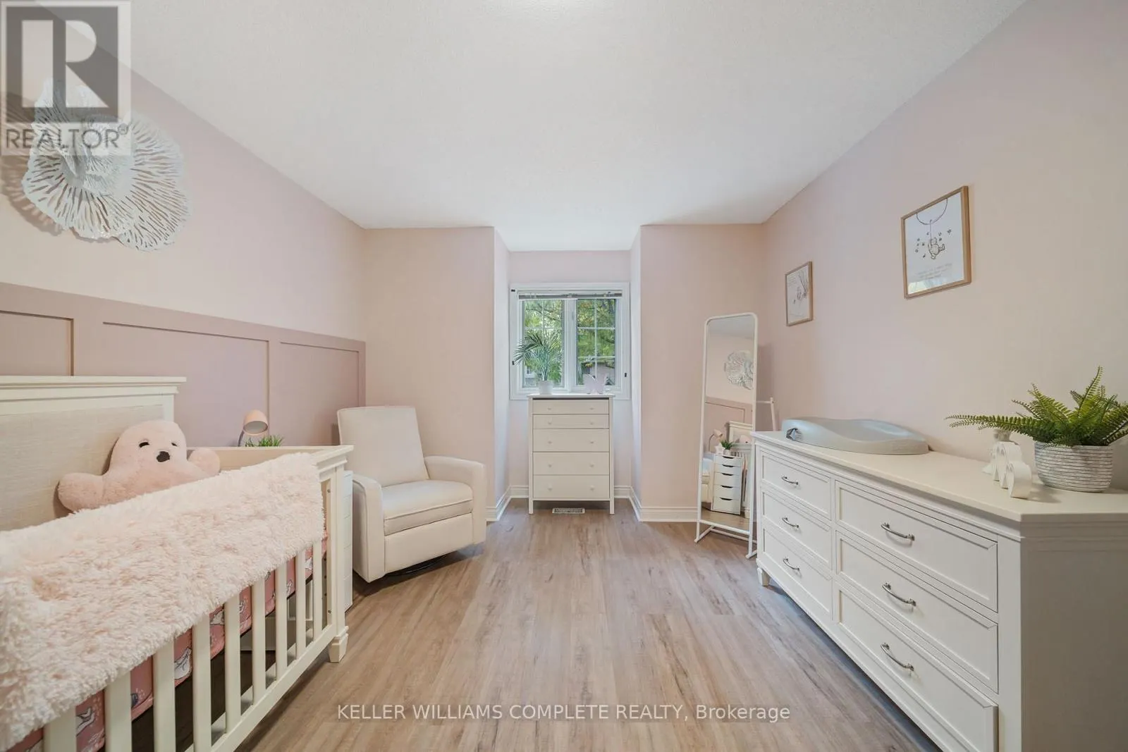 10 - 320 HAMILTON DRIVE