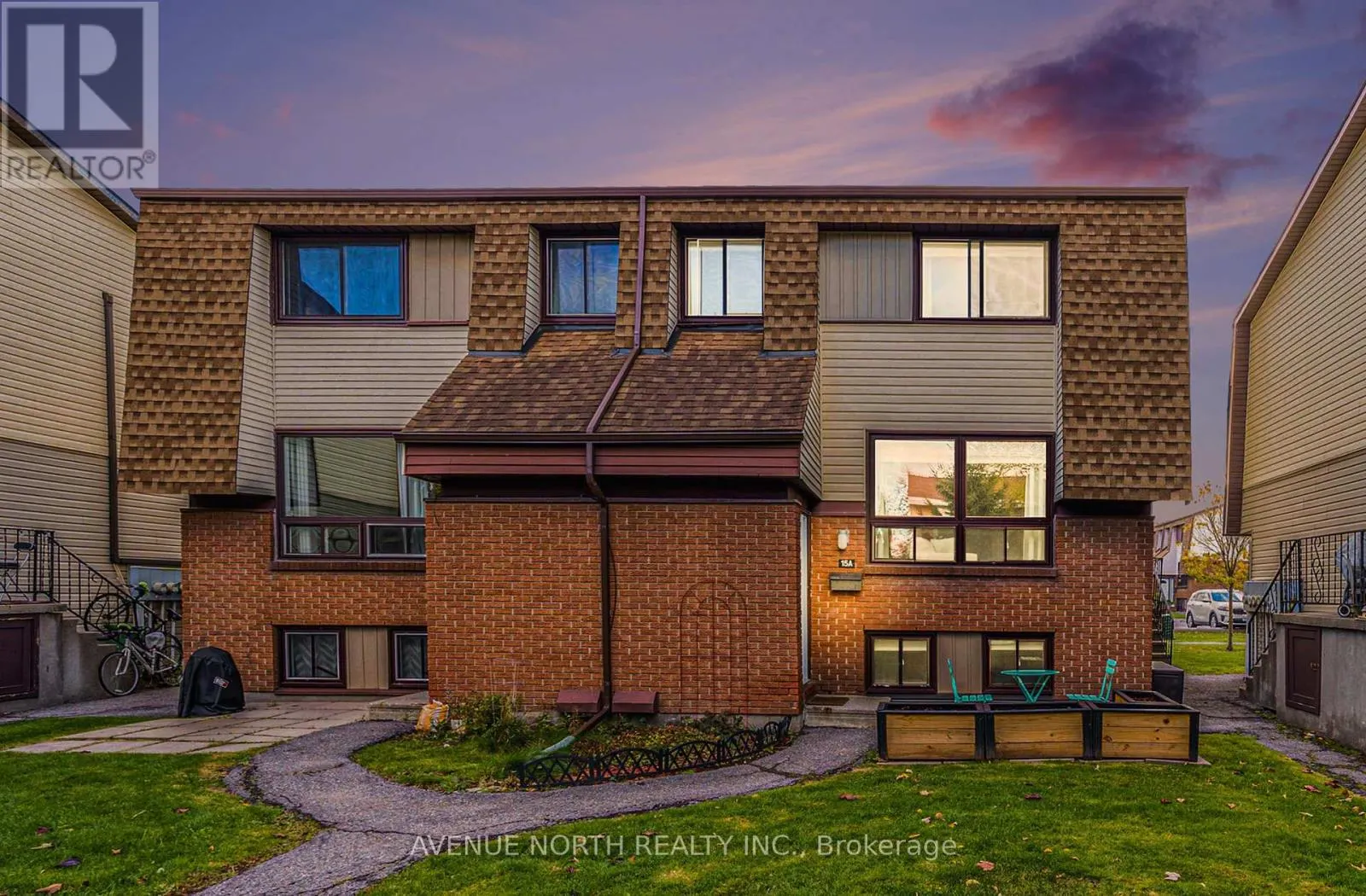 104 - 15A WOODVALE GREEN