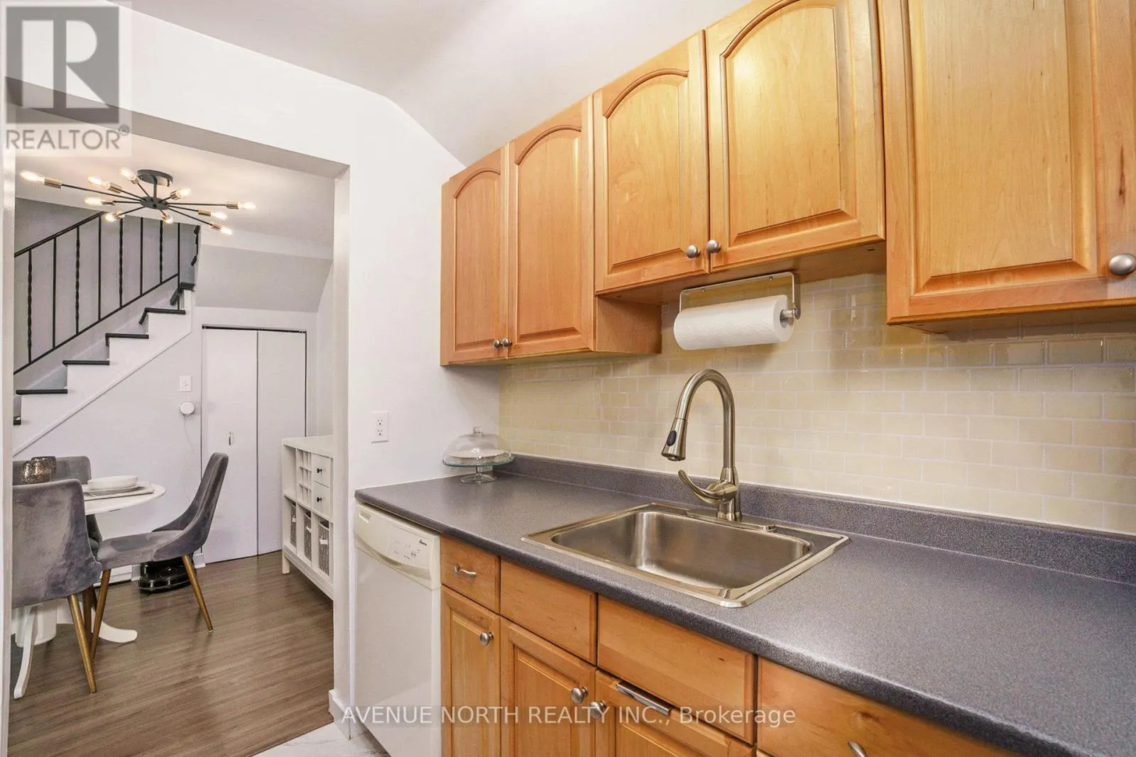 104 - 15A WOODVALE GREEN