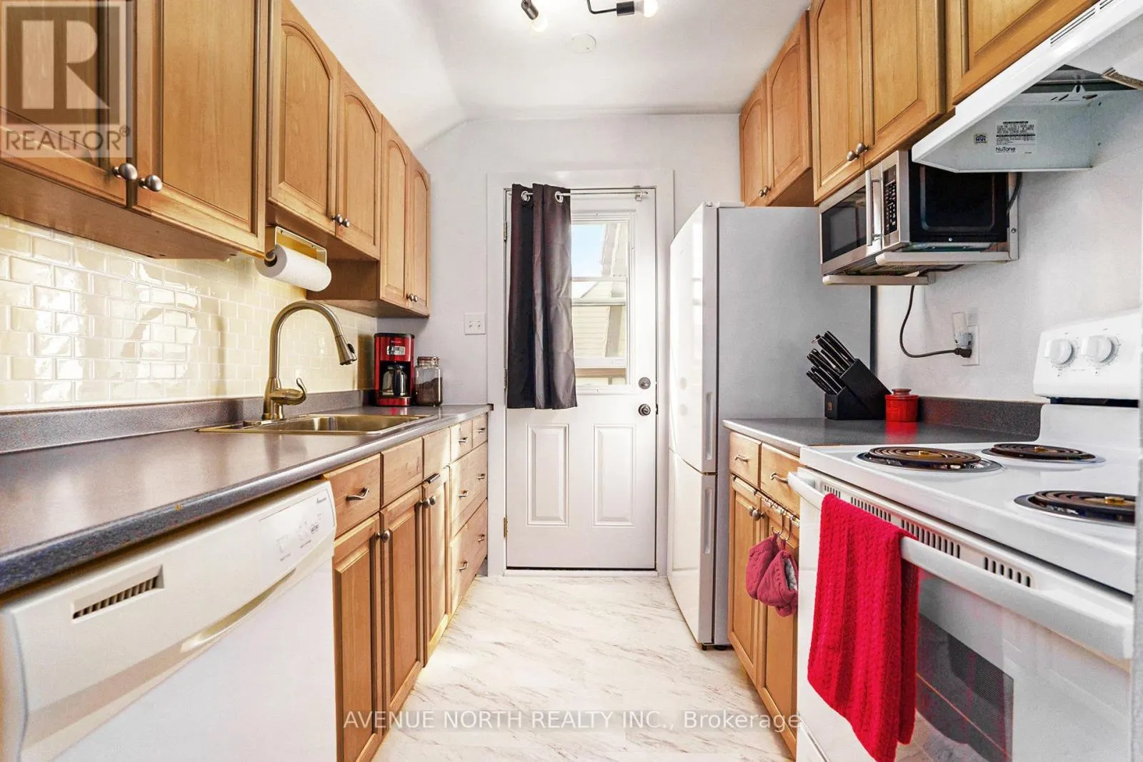 104 - 15A WOODVALE GREEN