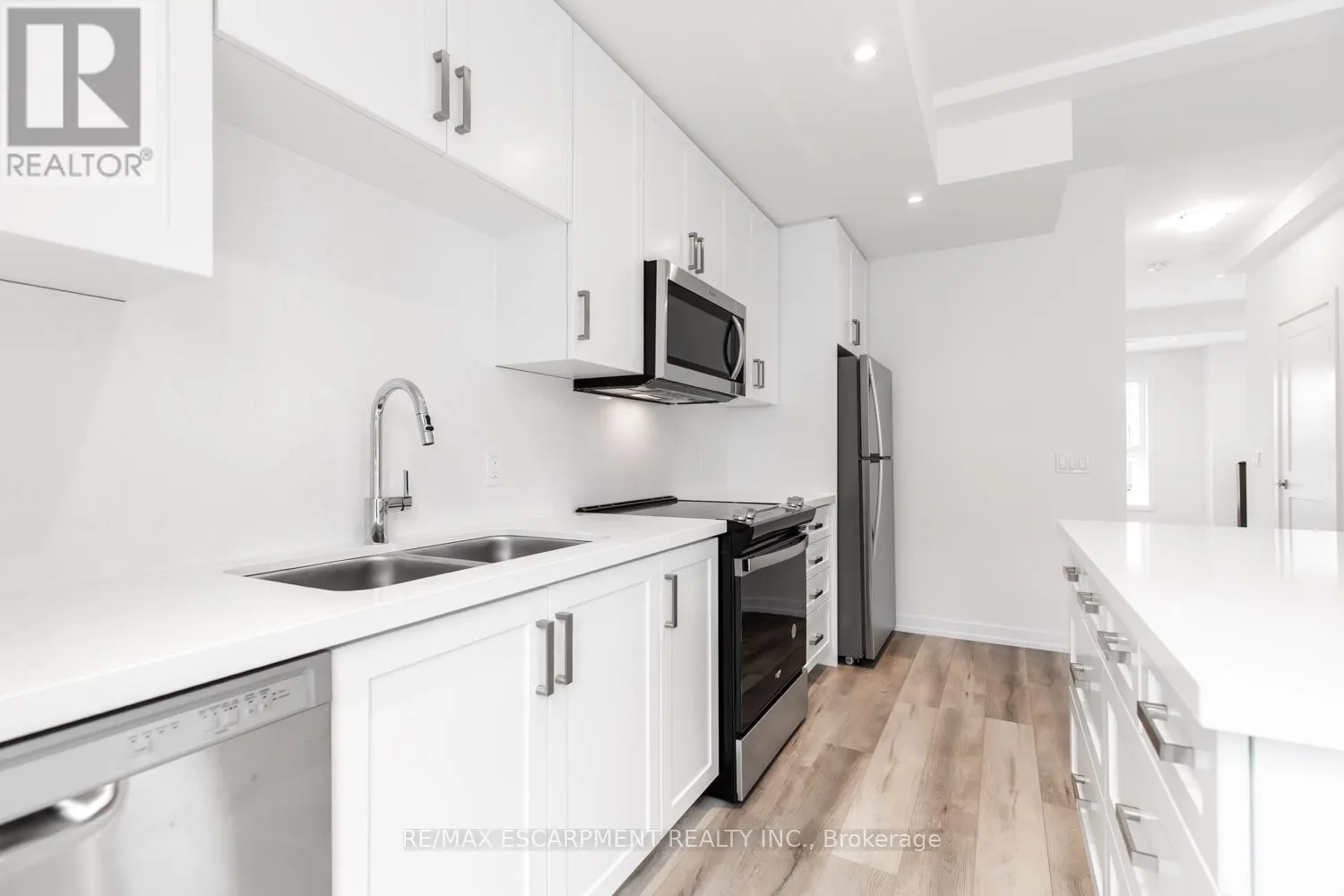 16 - 70 KENESKY DRIVE