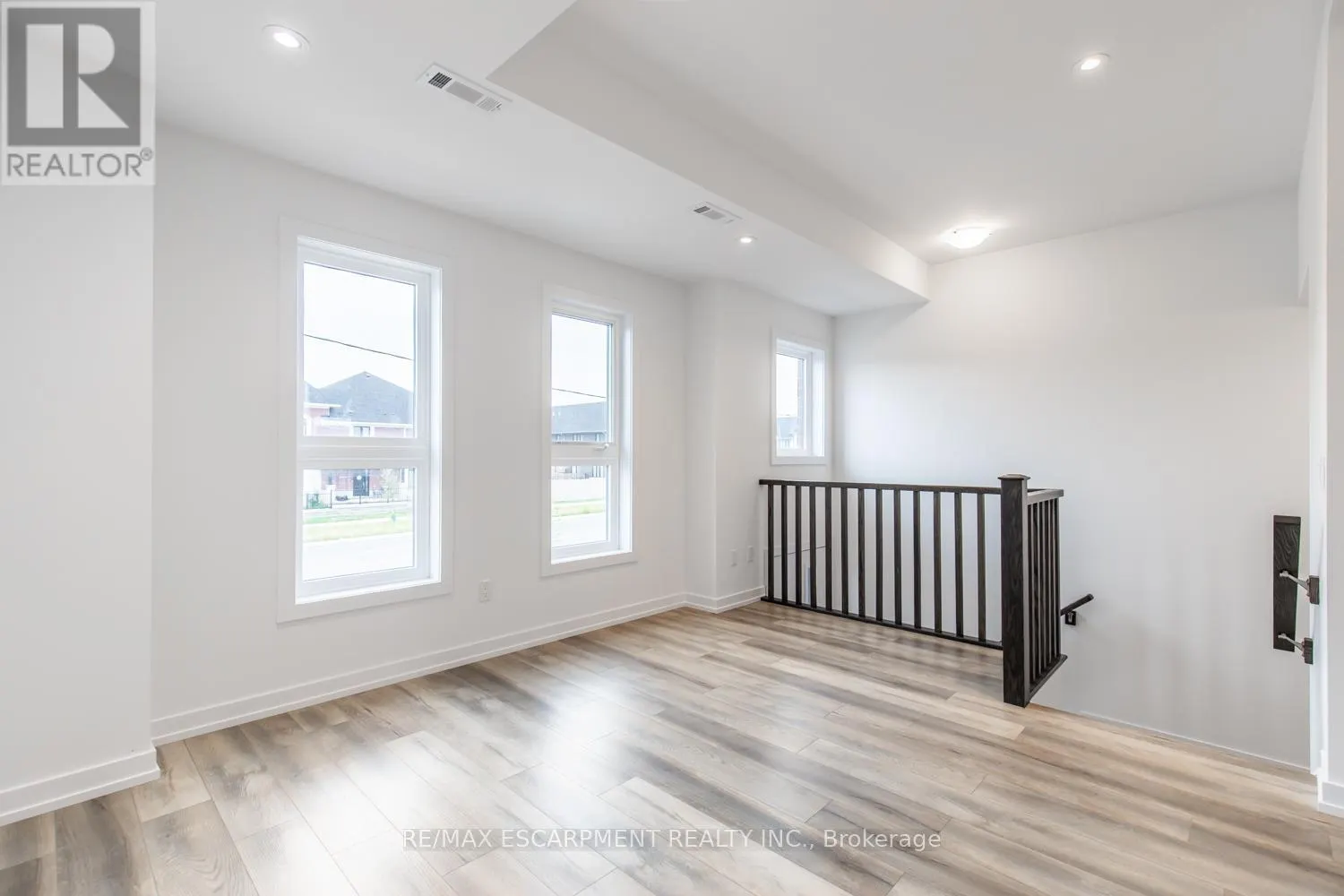 16 - 70 KENESKY DRIVE