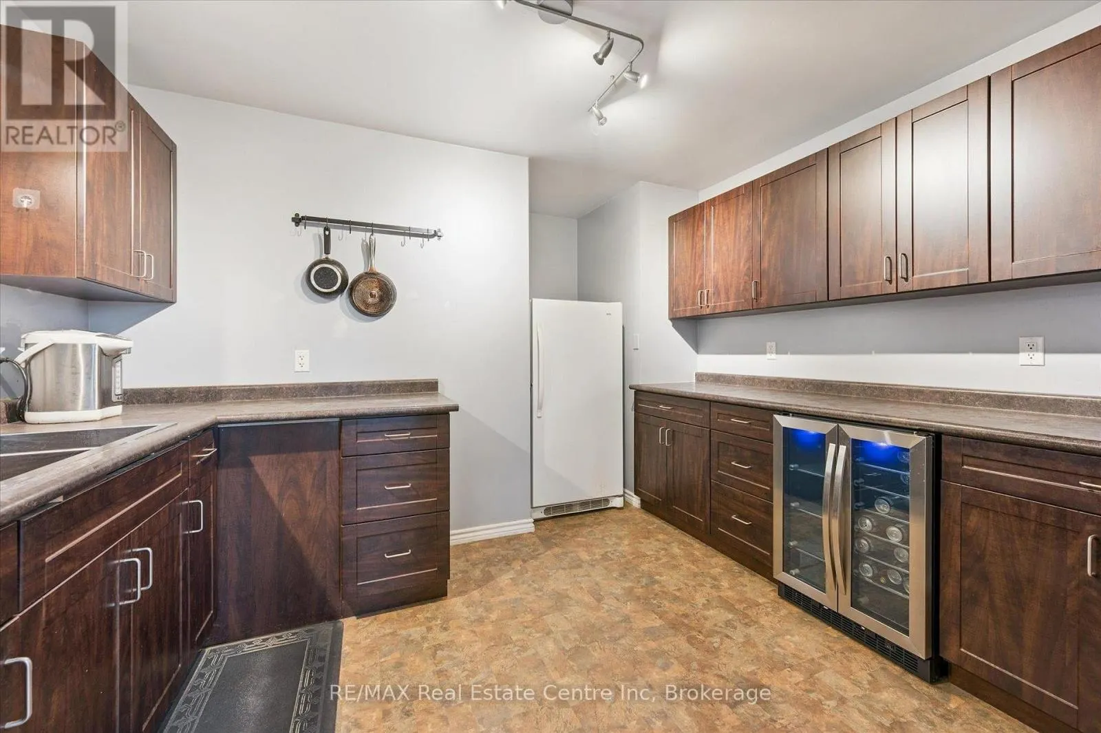 500 WATSON PARKWAY S