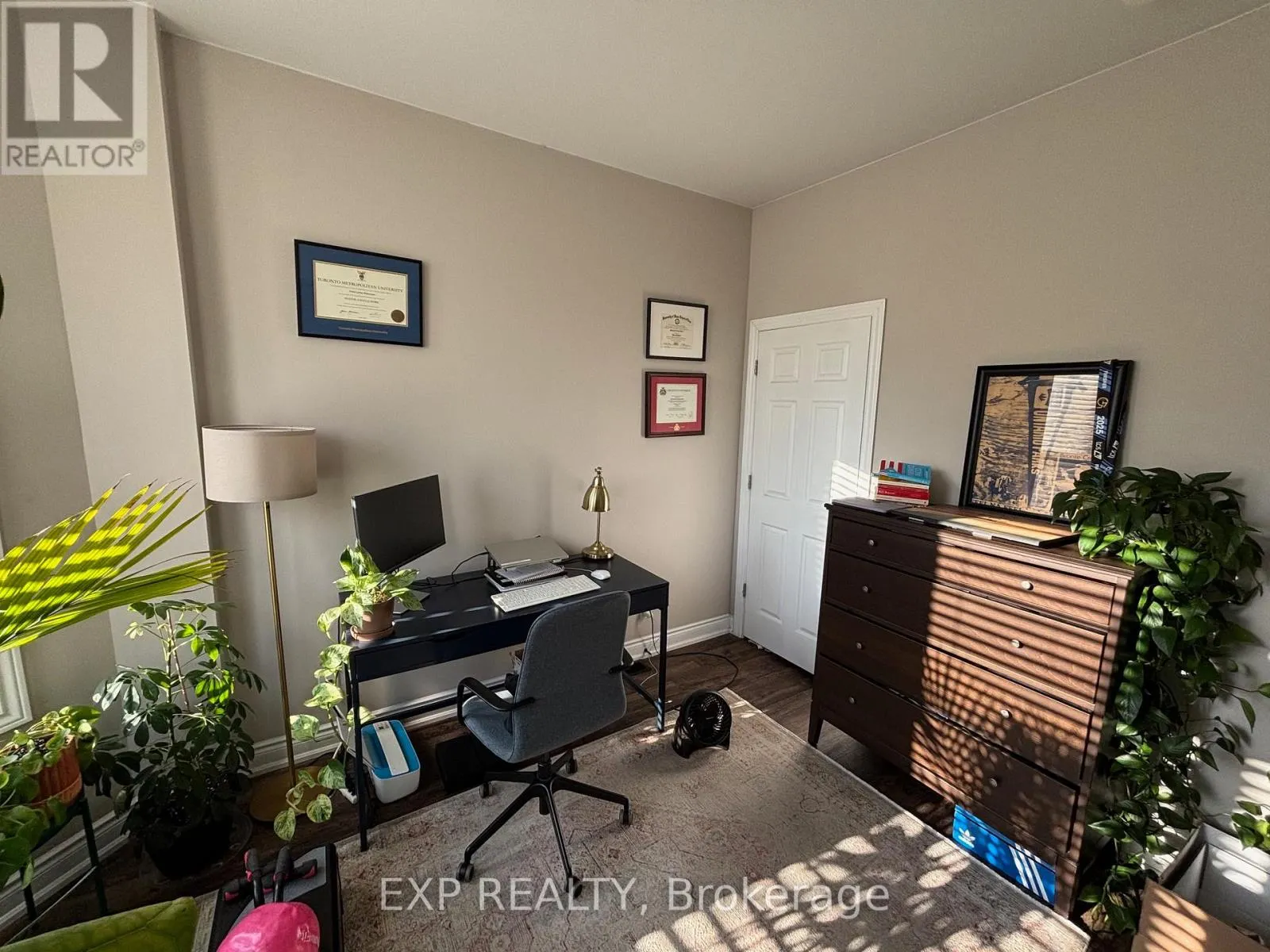 MAIN - 163 WENTWORTH STREET N