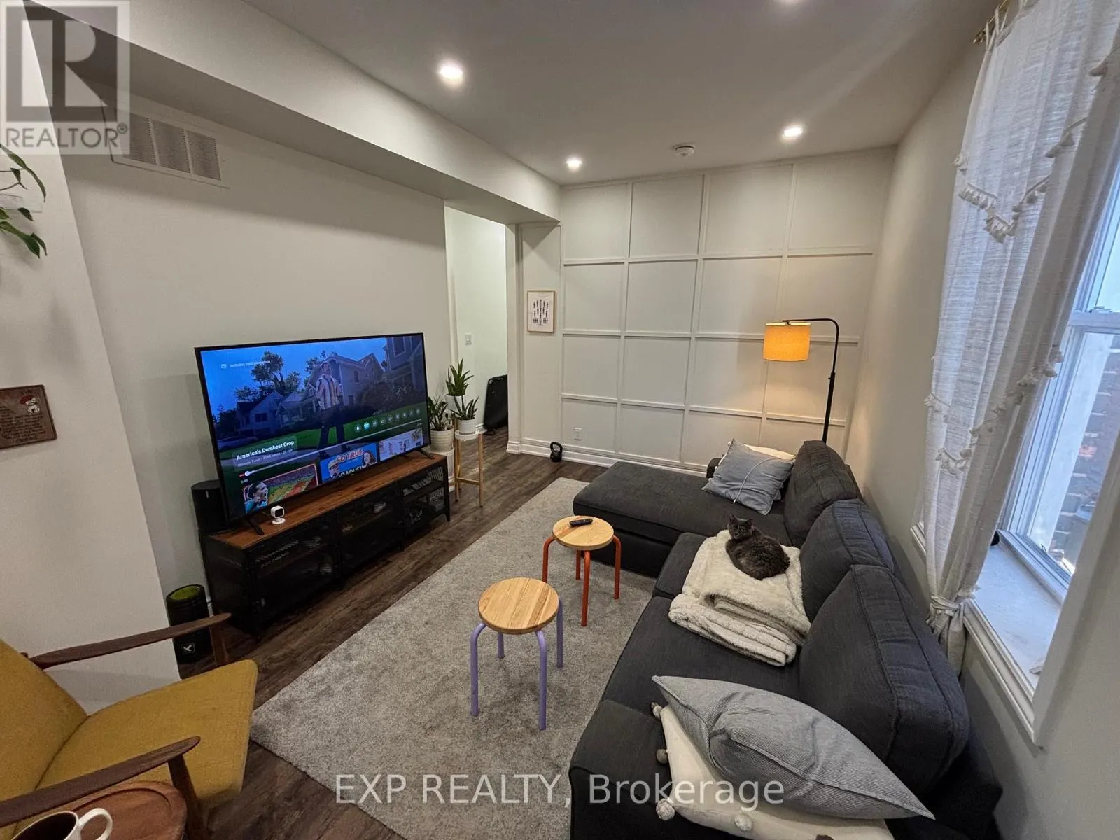 MAIN - 163 WENTWORTH STREET N