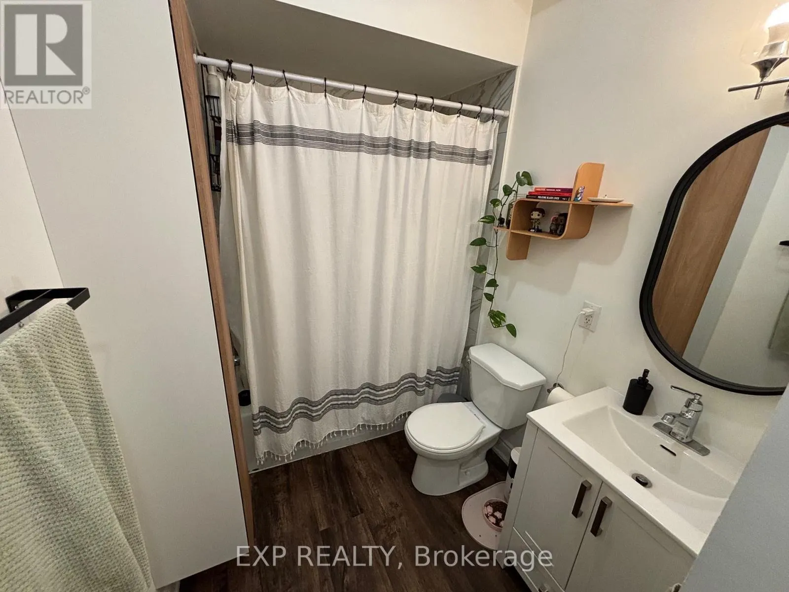 MAIN - 163 WENTWORTH STREET N