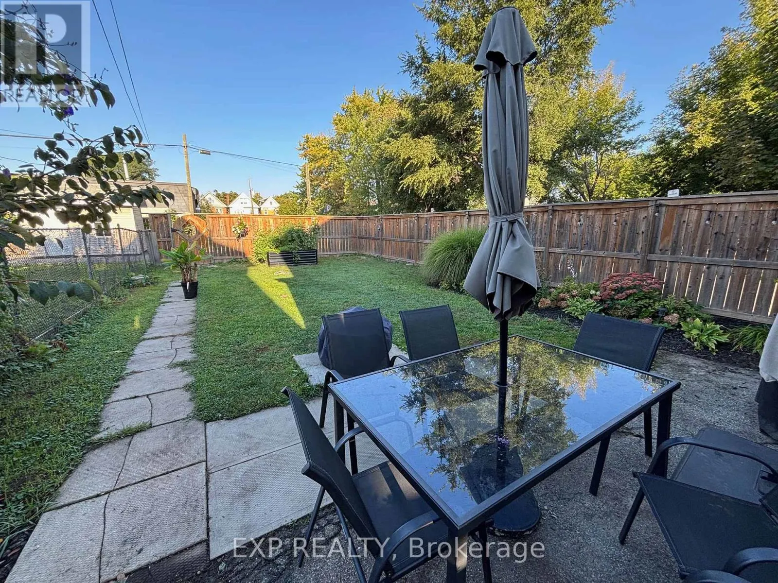 MAIN - 163 WENTWORTH STREET N