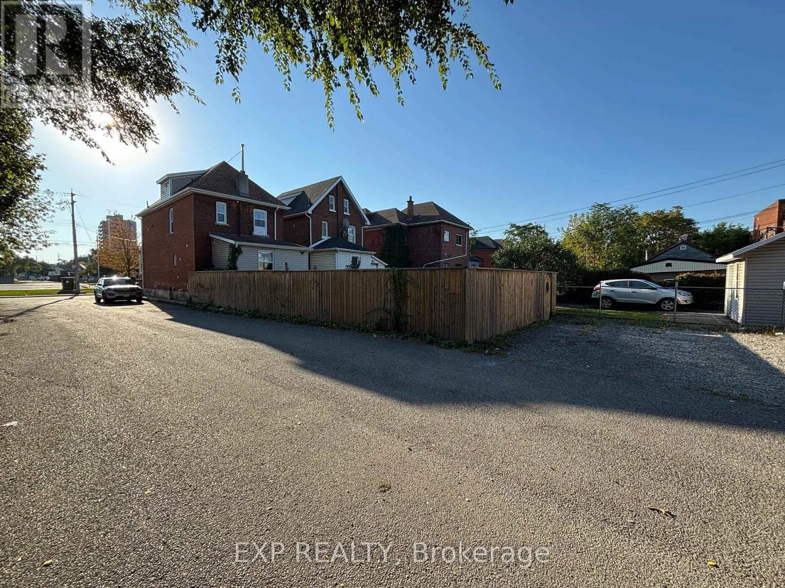 MAIN - 163 WENTWORTH STREET N