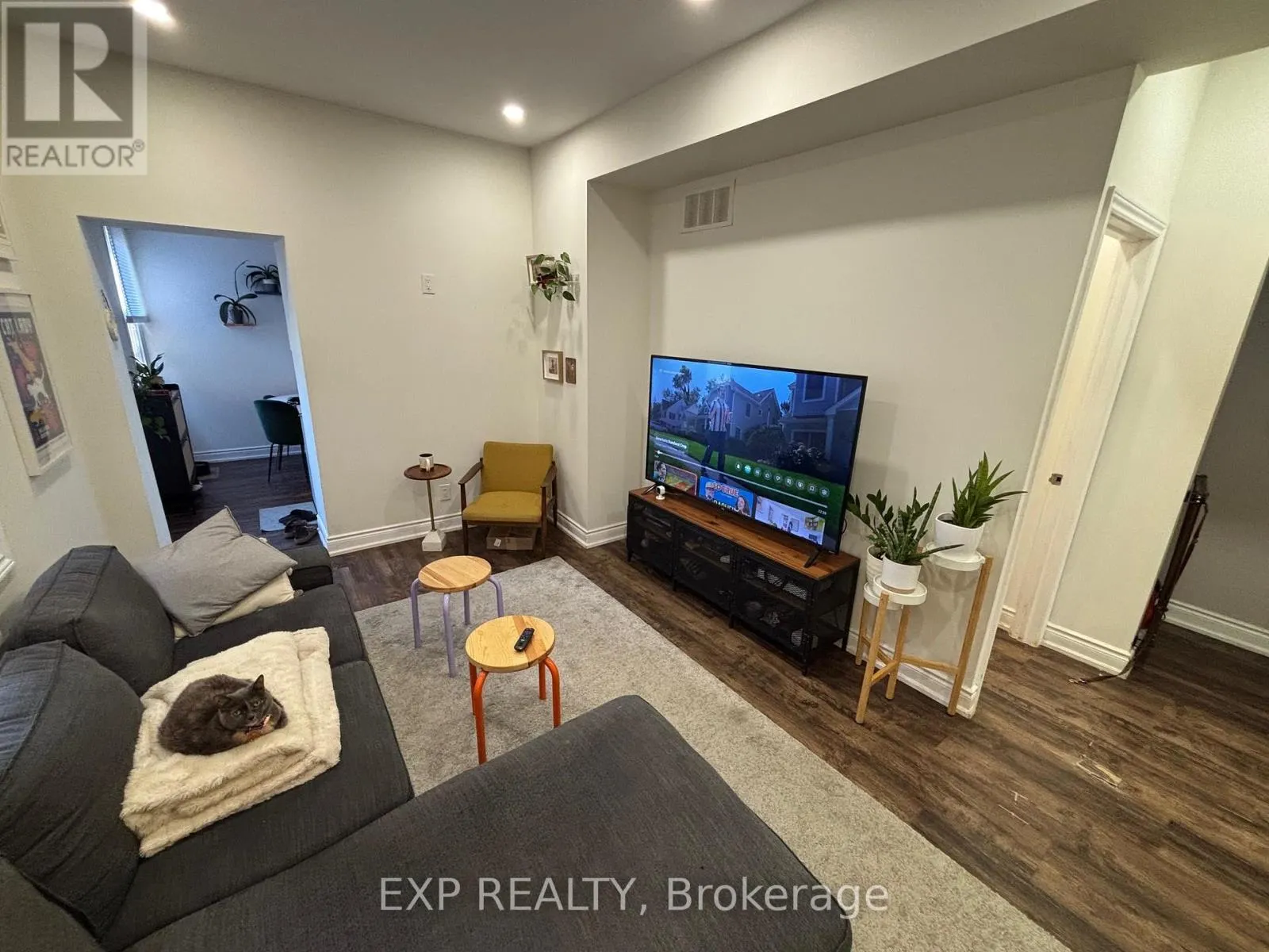 MAIN - 163 WENTWORTH STREET N