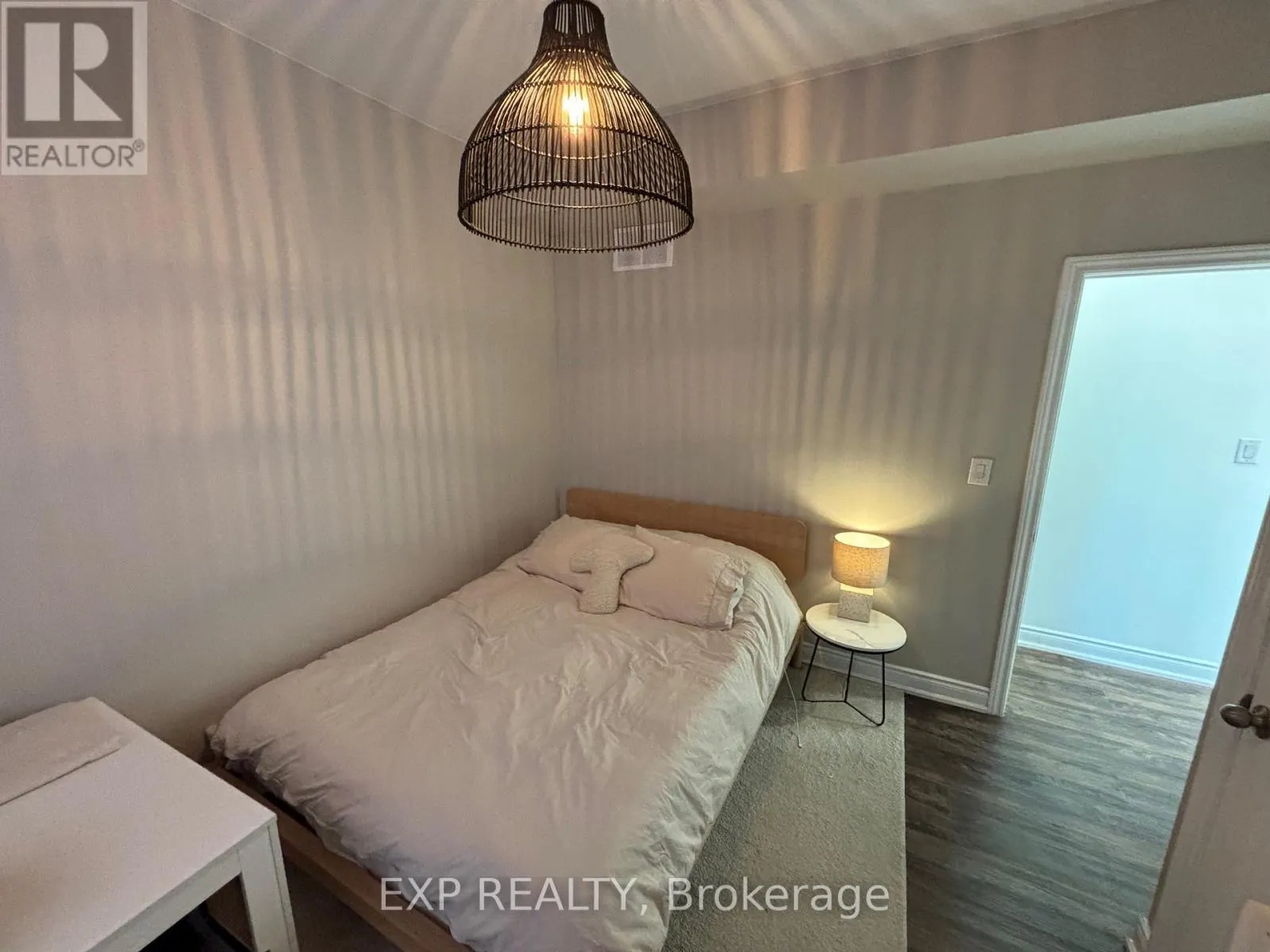 MAIN - 163 WENTWORTH STREET N