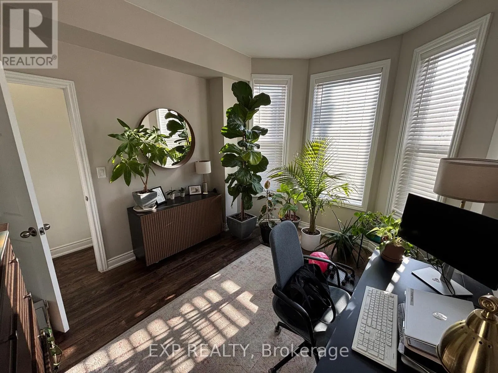 MAIN - 163 WENTWORTH STREET N