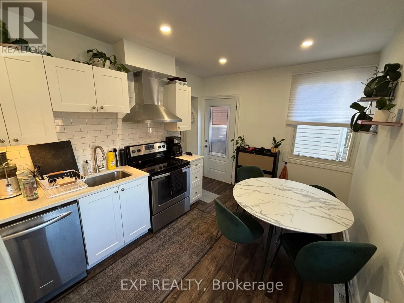 MAIN - 163 WENTWORTH STREET N