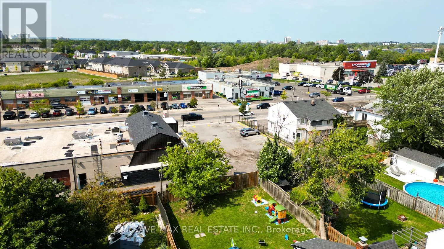 4 - 466 MERRITT STREET