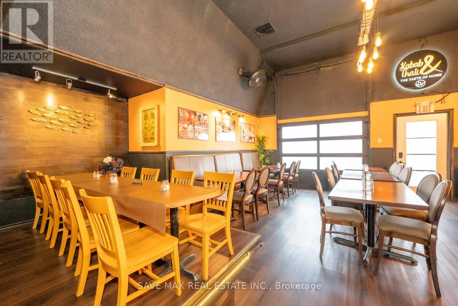 4 - 466 MERRITT STREET