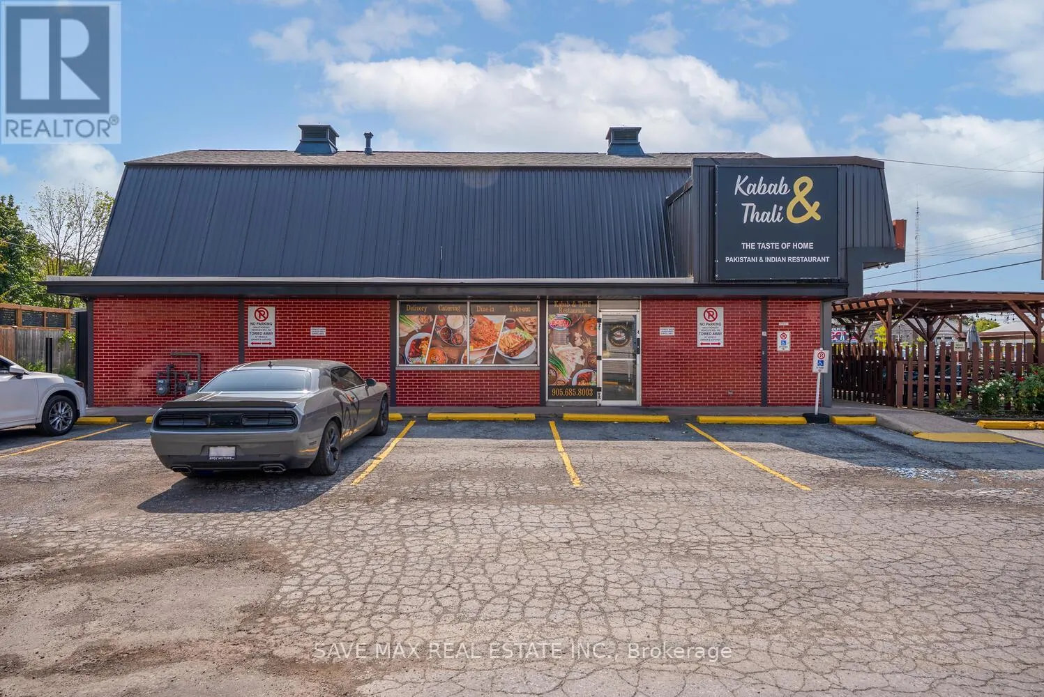 4 - 466 MERRITT STREET