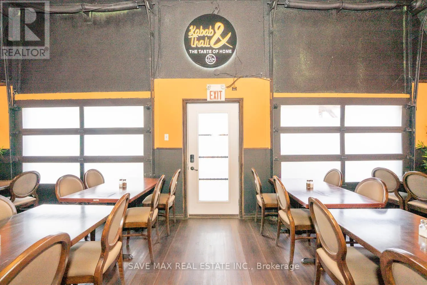 4 - 466 MERRITT STREET