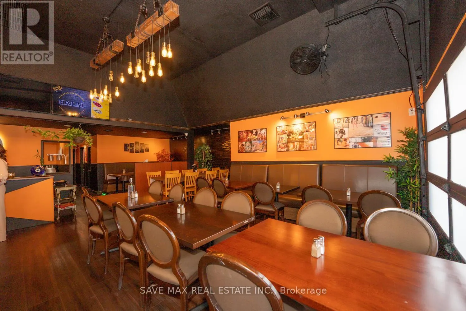 4 - 466 MERRITT STREET