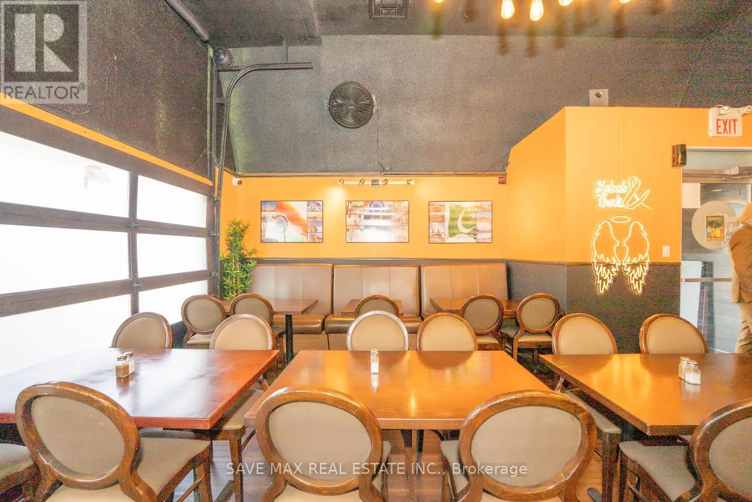 4 - 466 MERRITT STREET