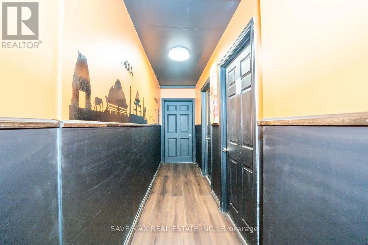 4 - 466 MERRITT STREET