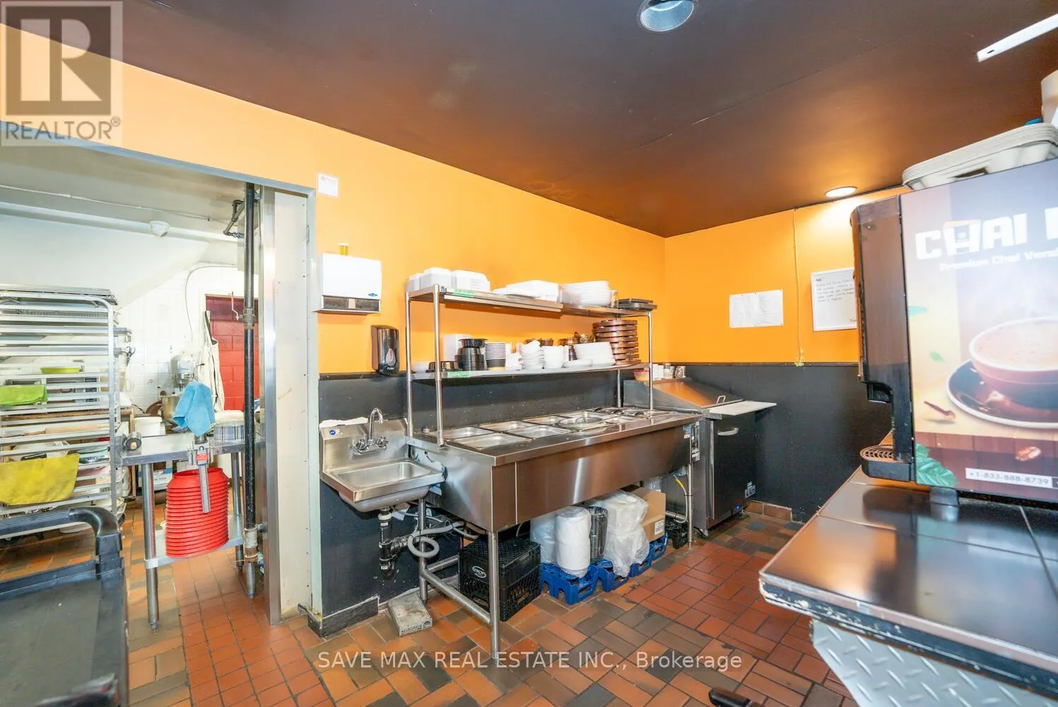 4 - 466 MERRITT STREET