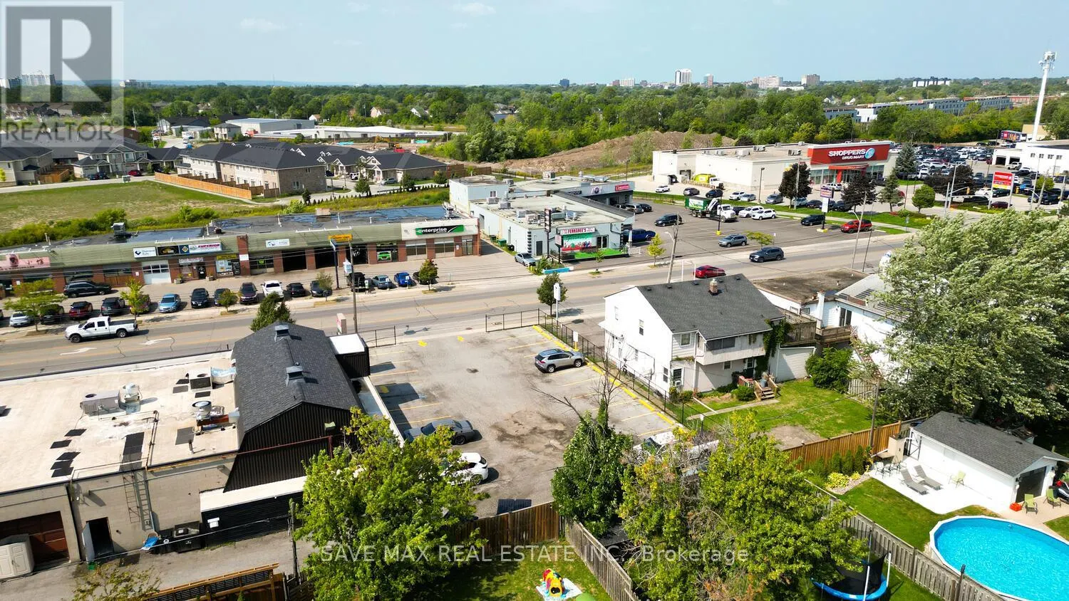 4 - 466 MERRITT STREET