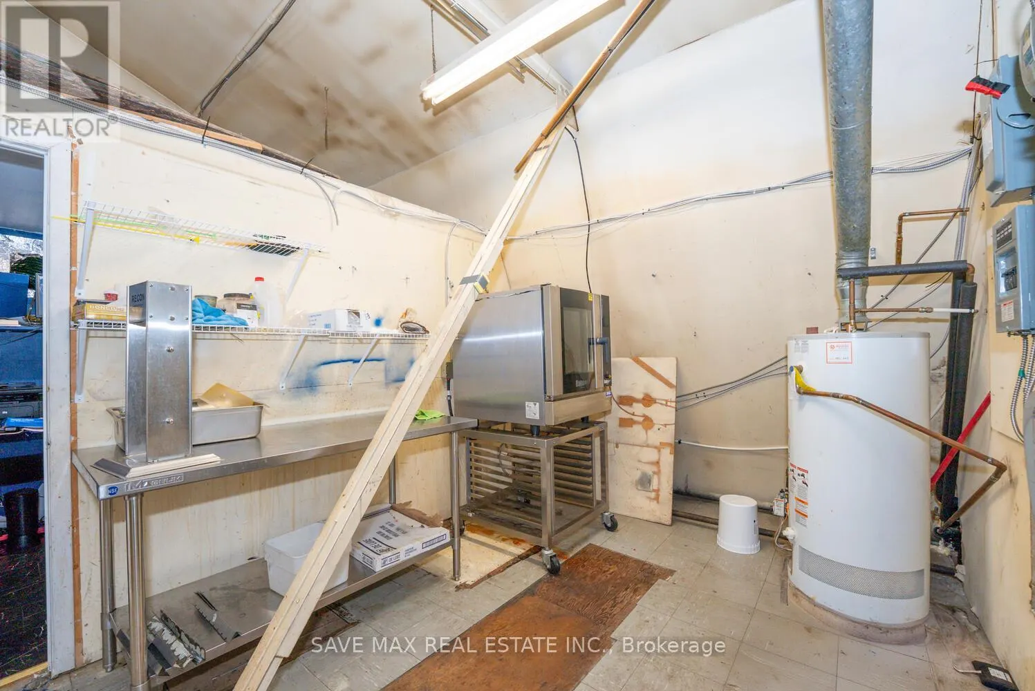 4 - 466 MERRITT STREET