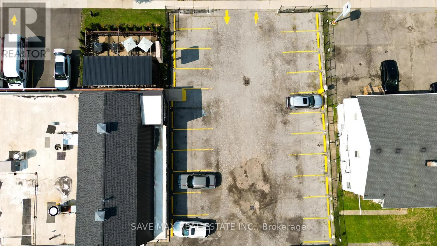 4 - 466 MERRITT STREET