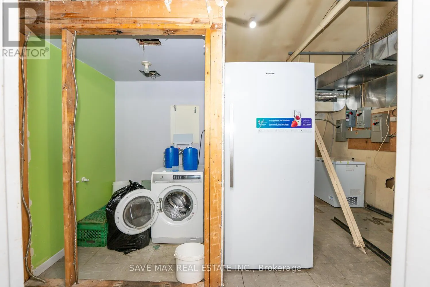 4 - 466 MERRITT STREET