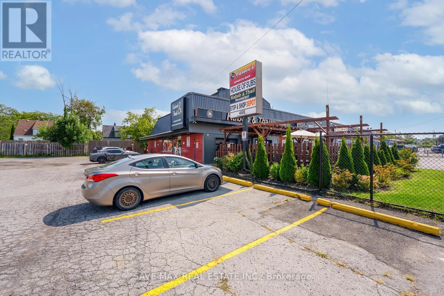 4 - 466 MERRITT STREET