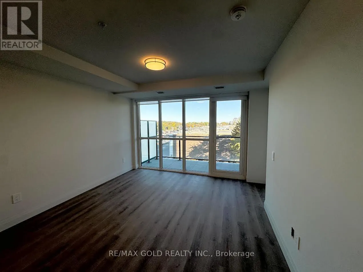 303 - 1333 WEBER STREET E