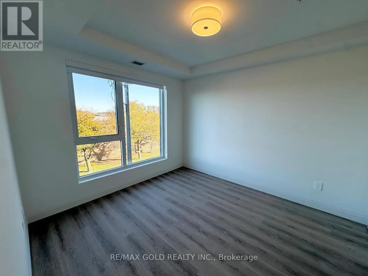 303 - 1333 WEBER STREET E