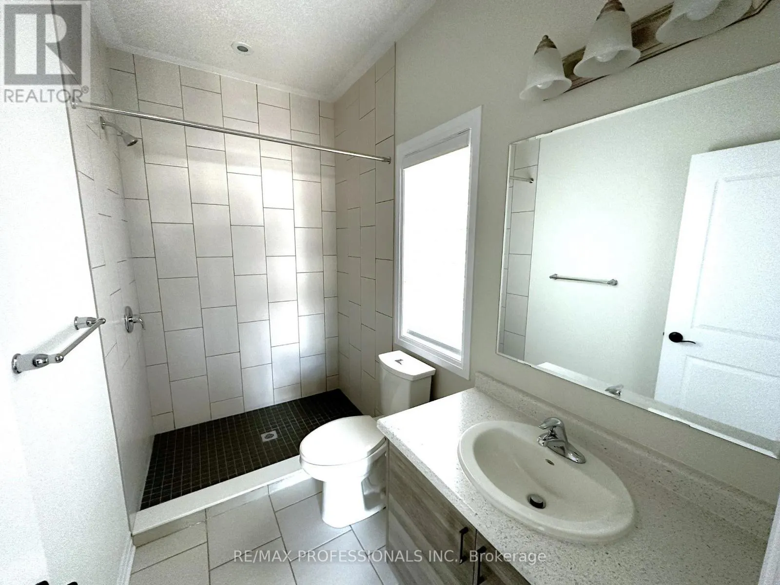 C35 - 25 ISHERWOOD AVENUE