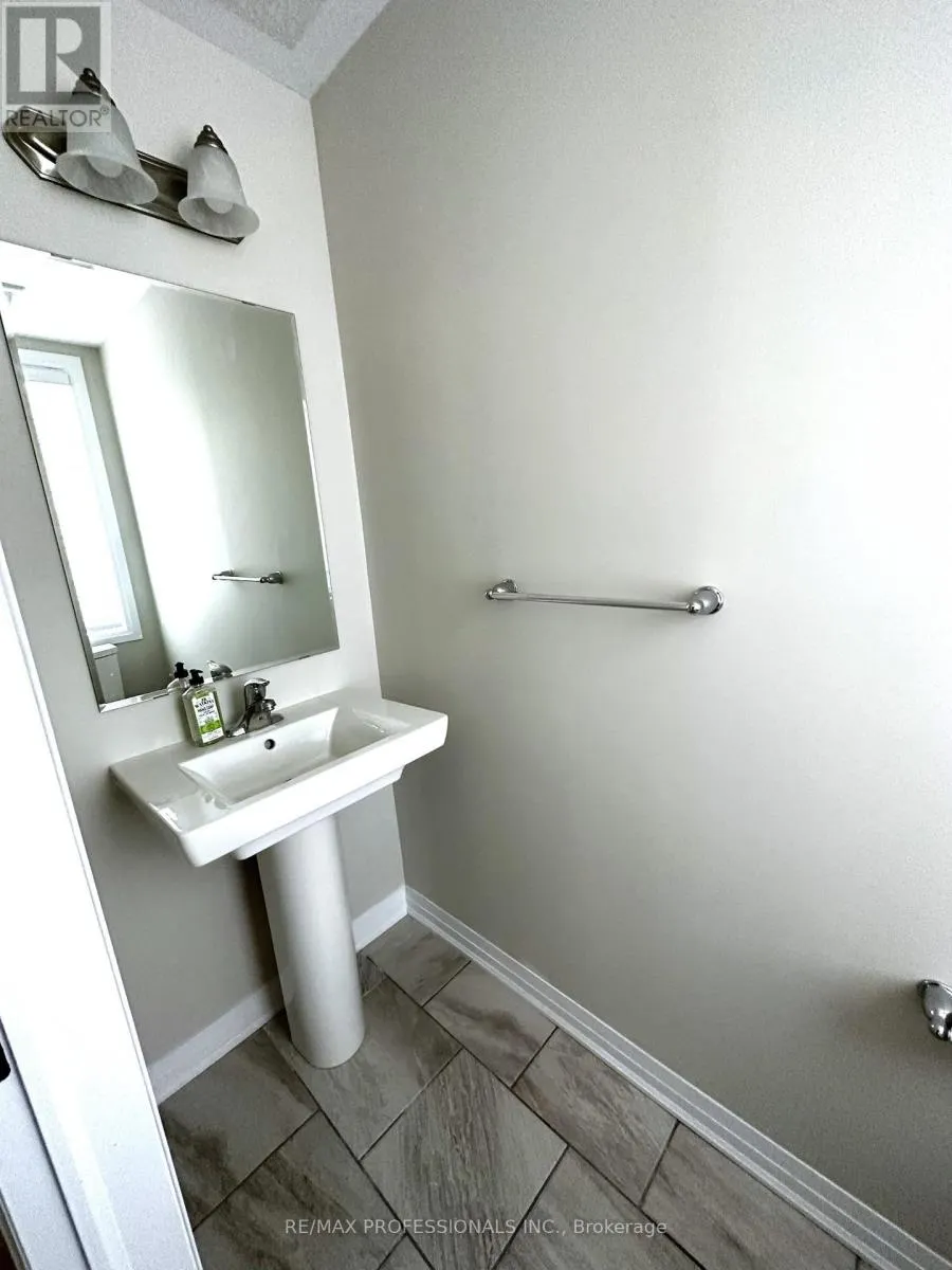 C35 - 25 ISHERWOOD AVENUE