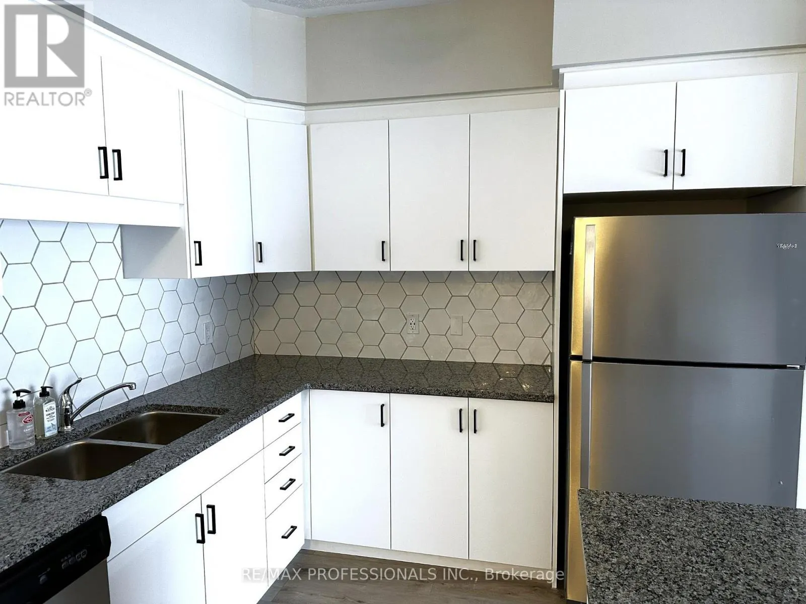 C35 - 25 ISHERWOOD AVENUE