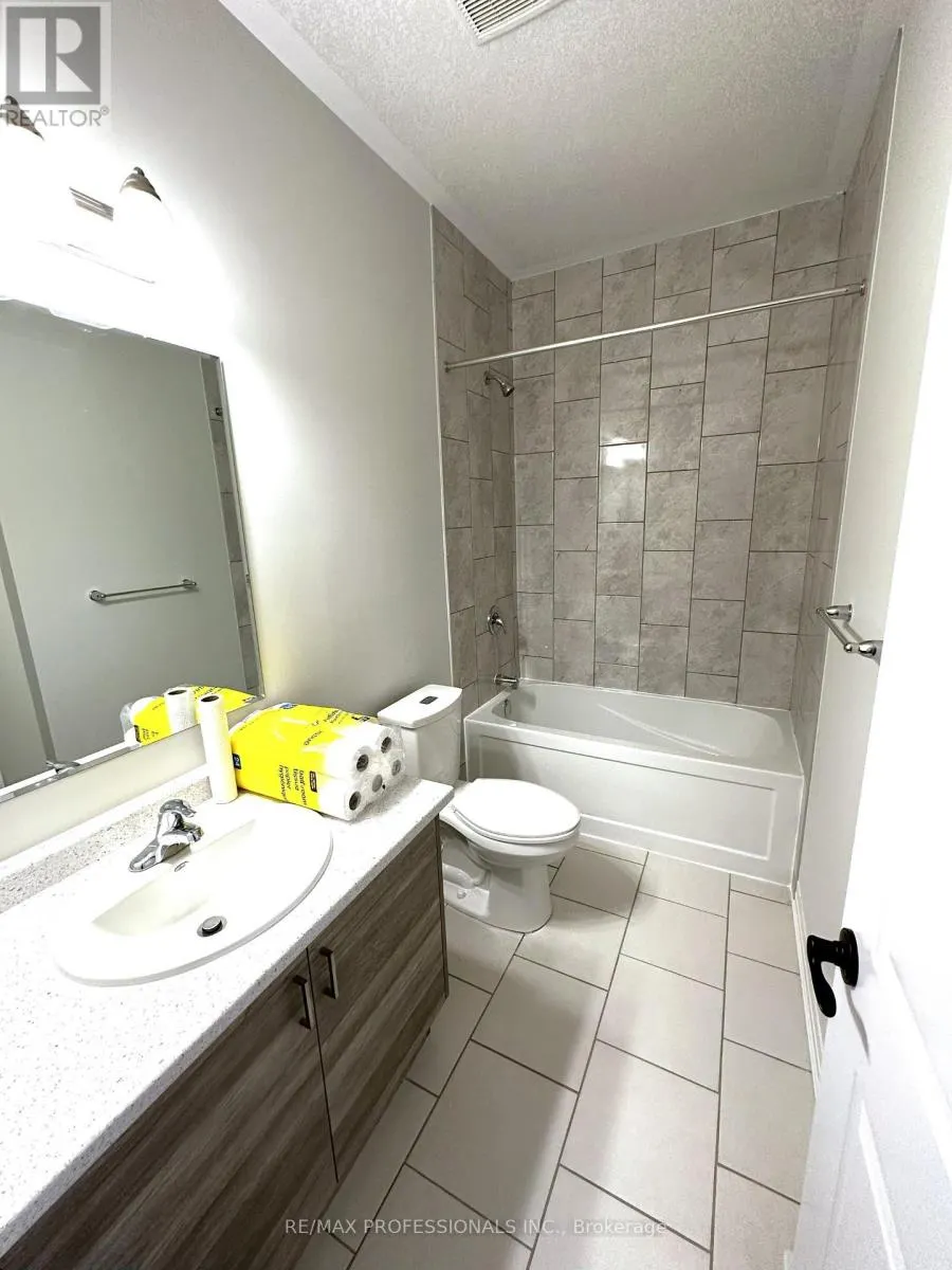 C35 - 25 ISHERWOOD AVENUE