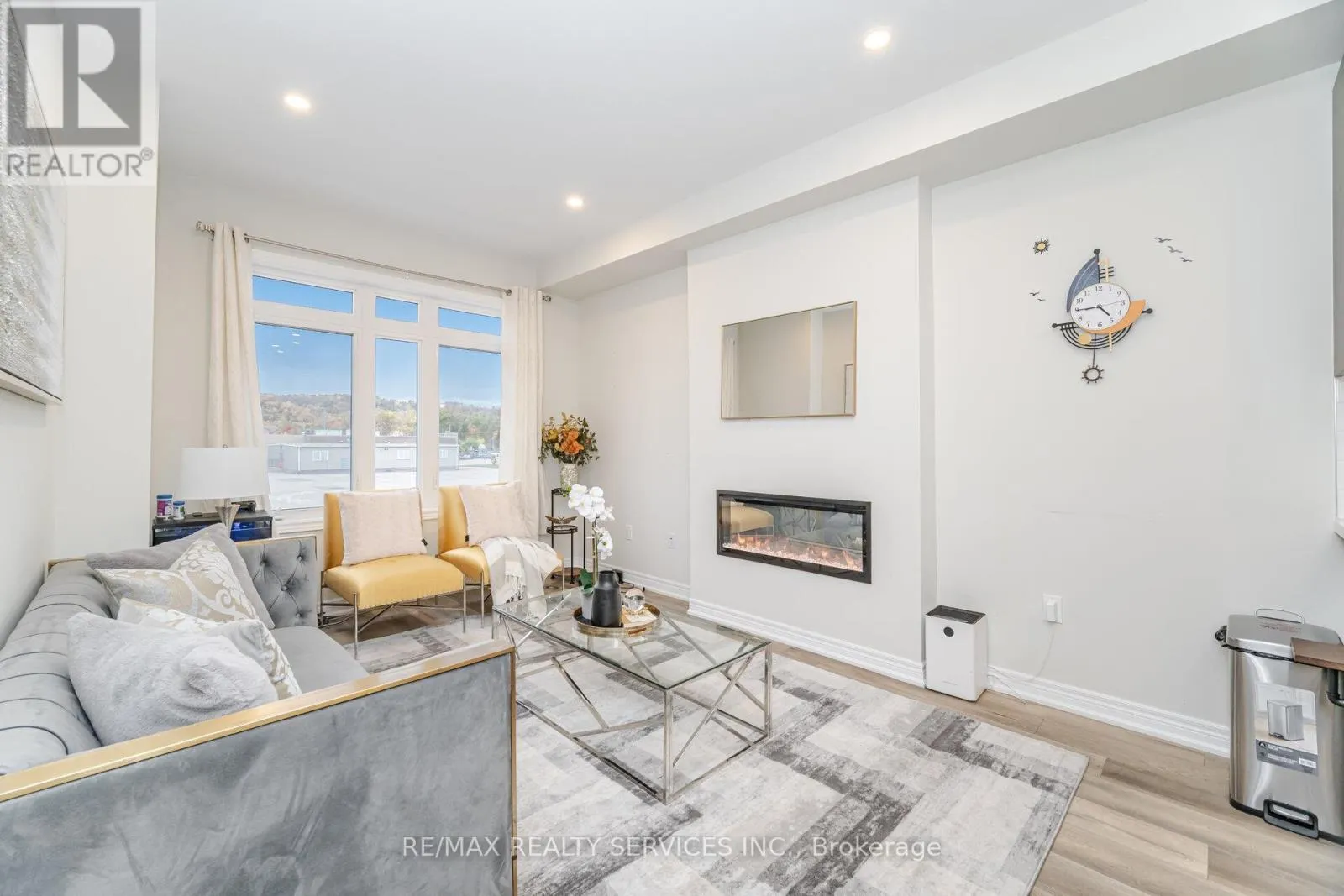 3 - 40 ZINFANDEL DRIVE