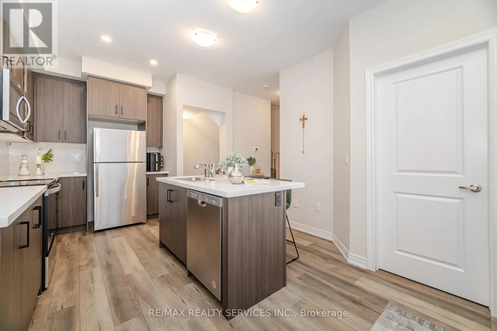 3 - 40 ZINFANDEL DRIVE