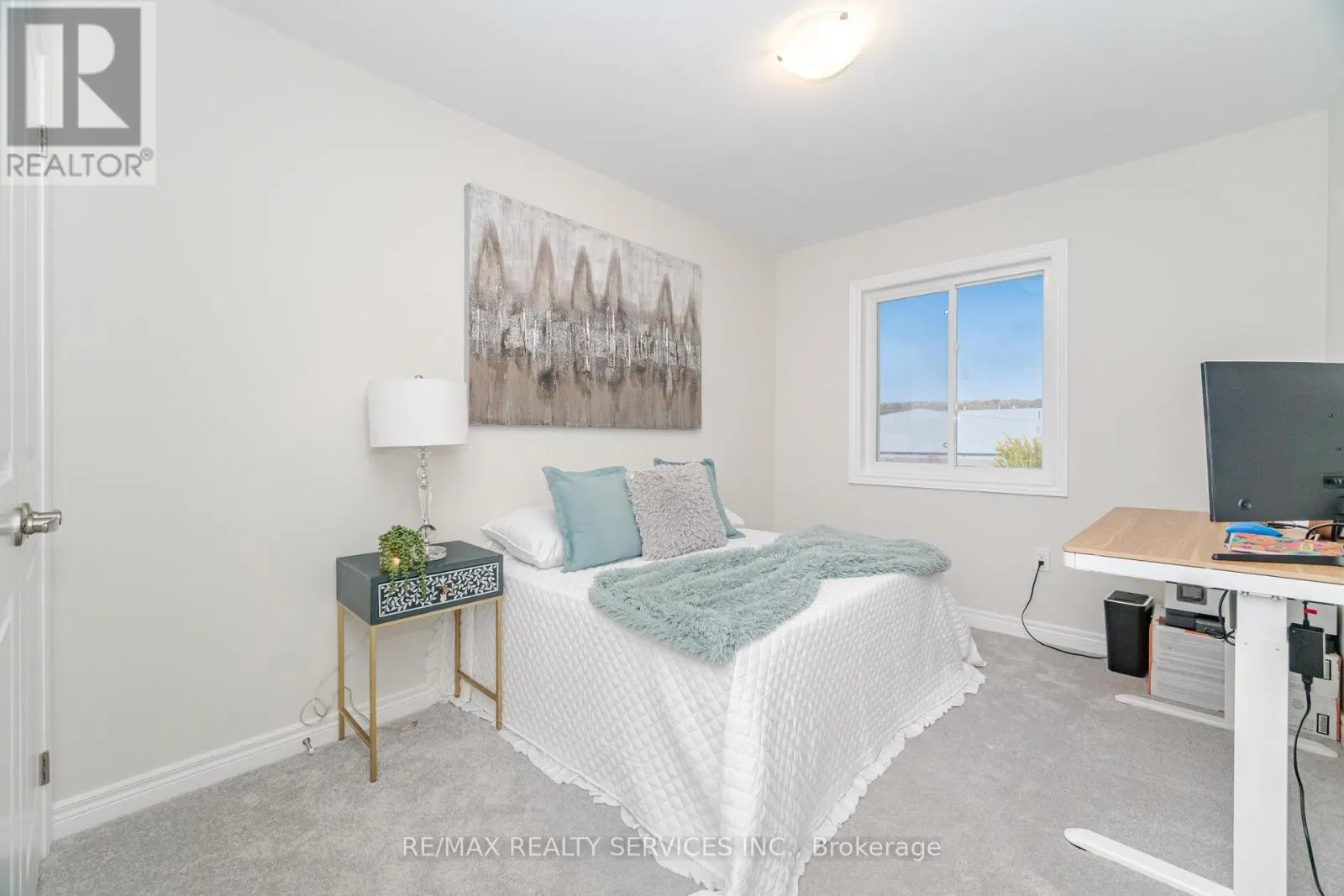 3 - 40 ZINFANDEL DRIVE