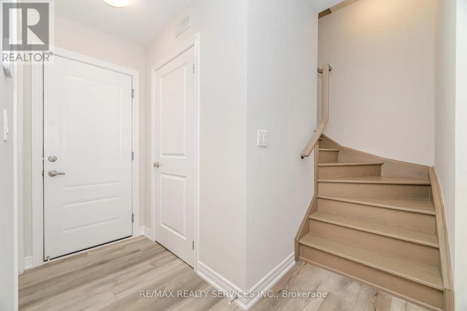 3 - 40 ZINFANDEL DRIVE