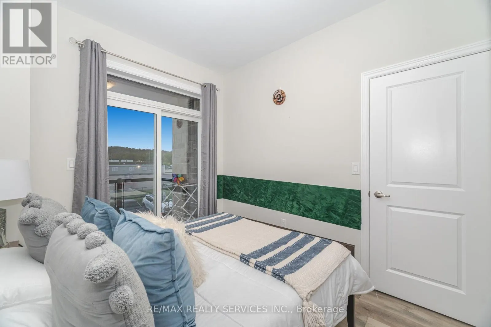 3 - 40 ZINFANDEL DRIVE