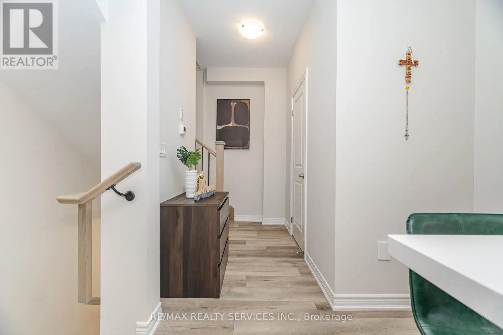 3 - 40 ZINFANDEL DRIVE