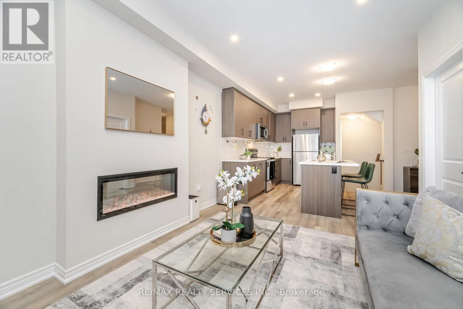 3 - 40 ZINFANDEL DRIVE