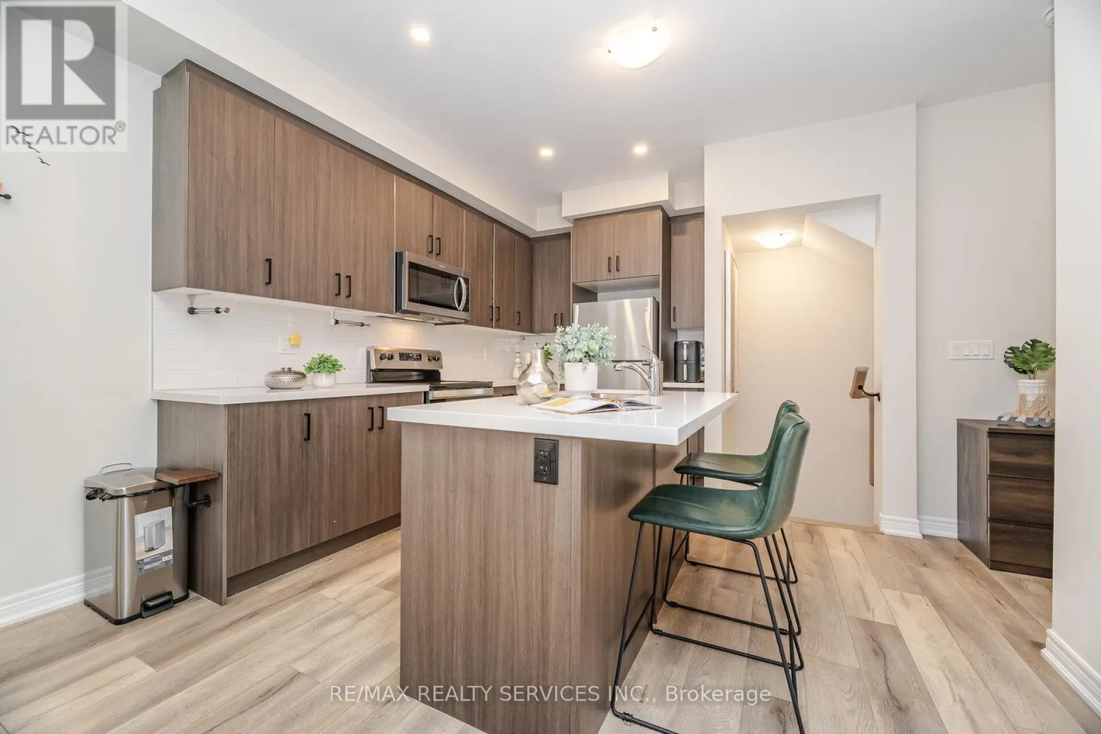 3 - 40 ZINFANDEL DRIVE