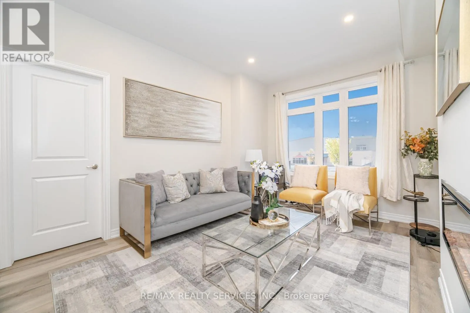 3 - 40 ZINFANDEL DRIVE