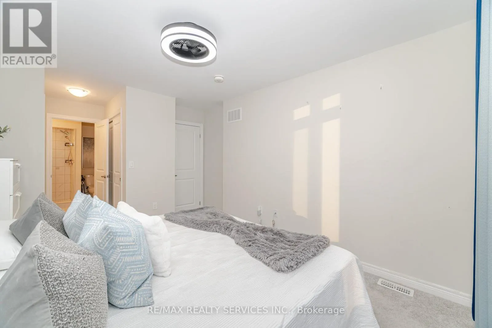 3 - 40 ZINFANDEL DRIVE