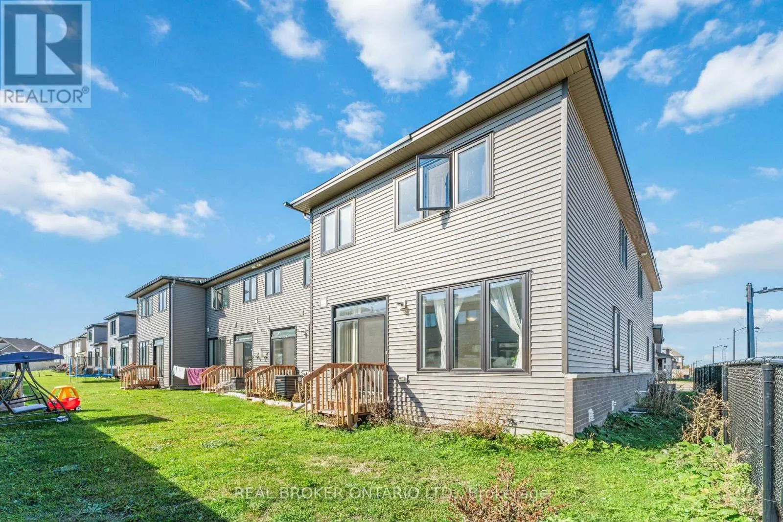 675 TALIESIN CRESCENT