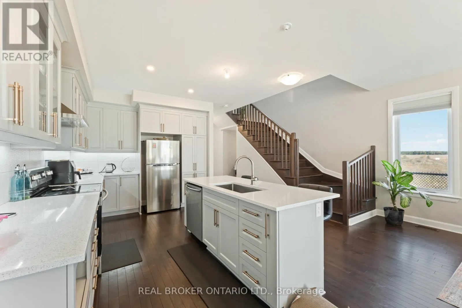 675 TALIESIN CRESCENT