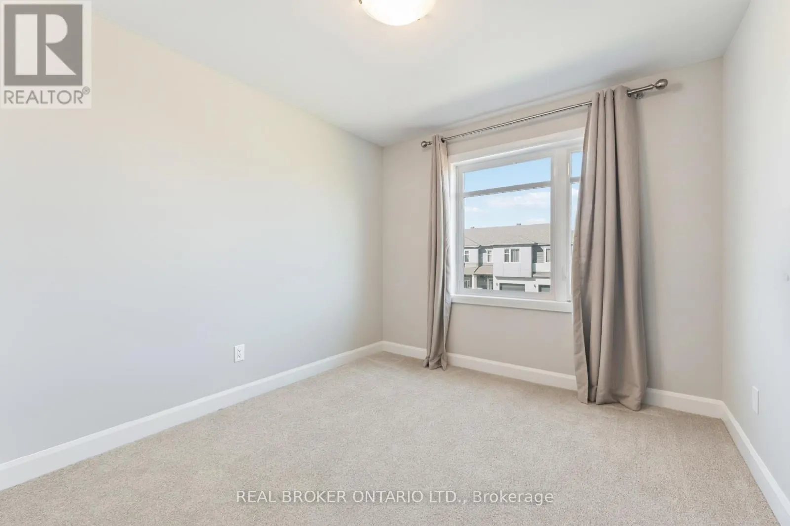 675 TALIESIN CRESCENT