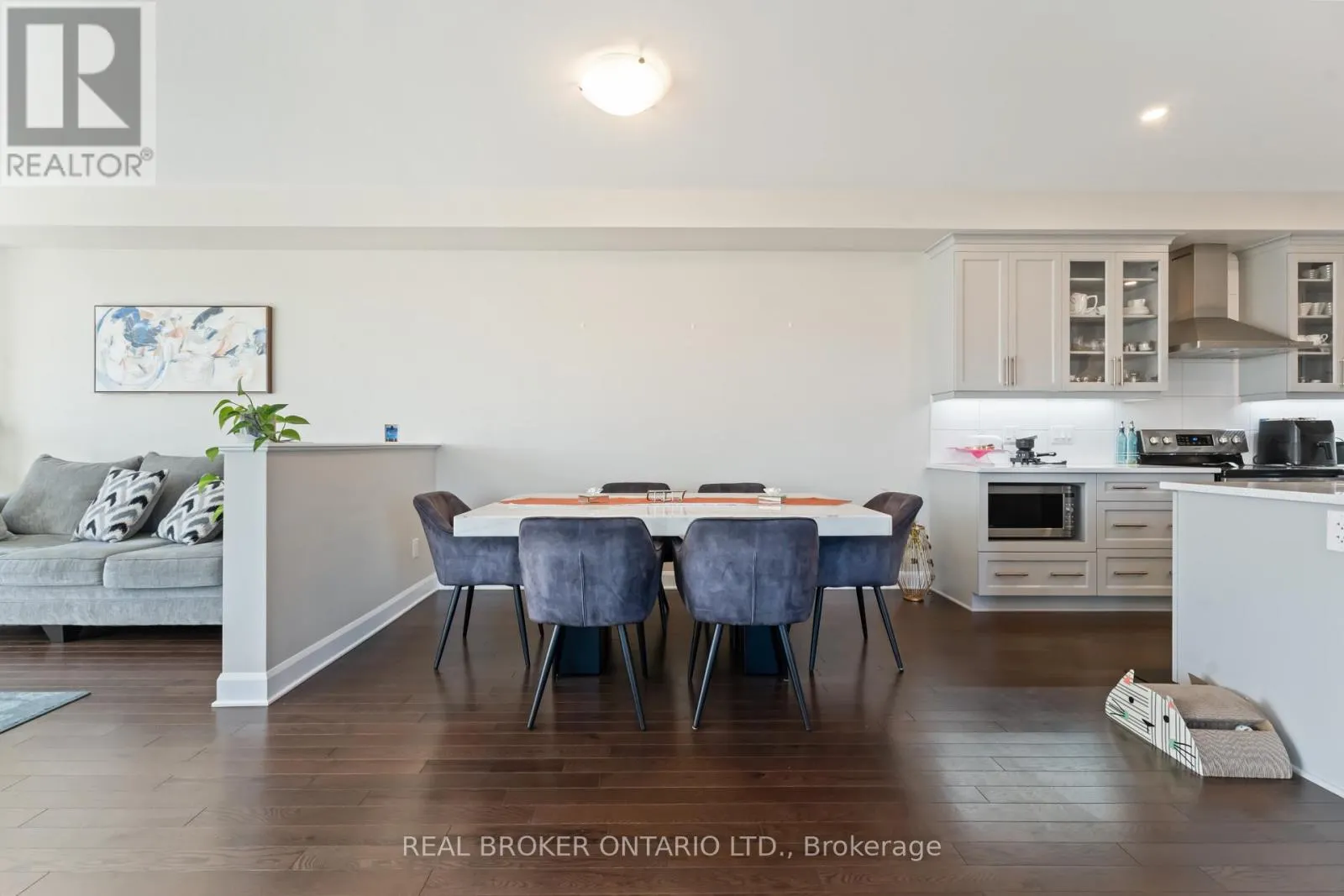 675 TALIESIN CRESCENT