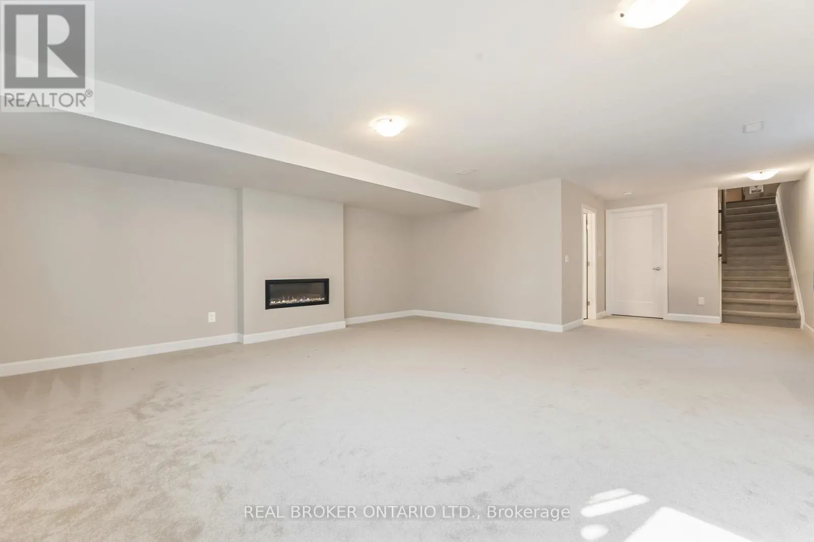 675 TALIESIN CRESCENT